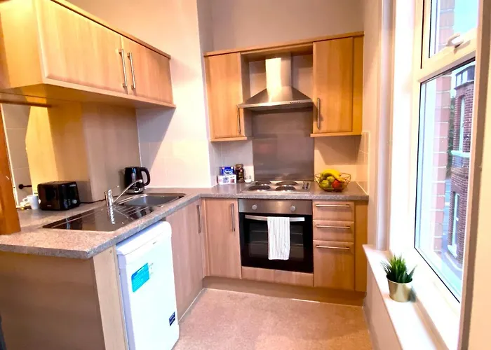 Funky Stylish ! - 5 Minute Walk To The Best Beach! - Great Location - Parking - Fast Wifi - Smart Tv - Newly Decorated - Sleeps Up To 4! Close To & Poole Town Centre & Sandbanks